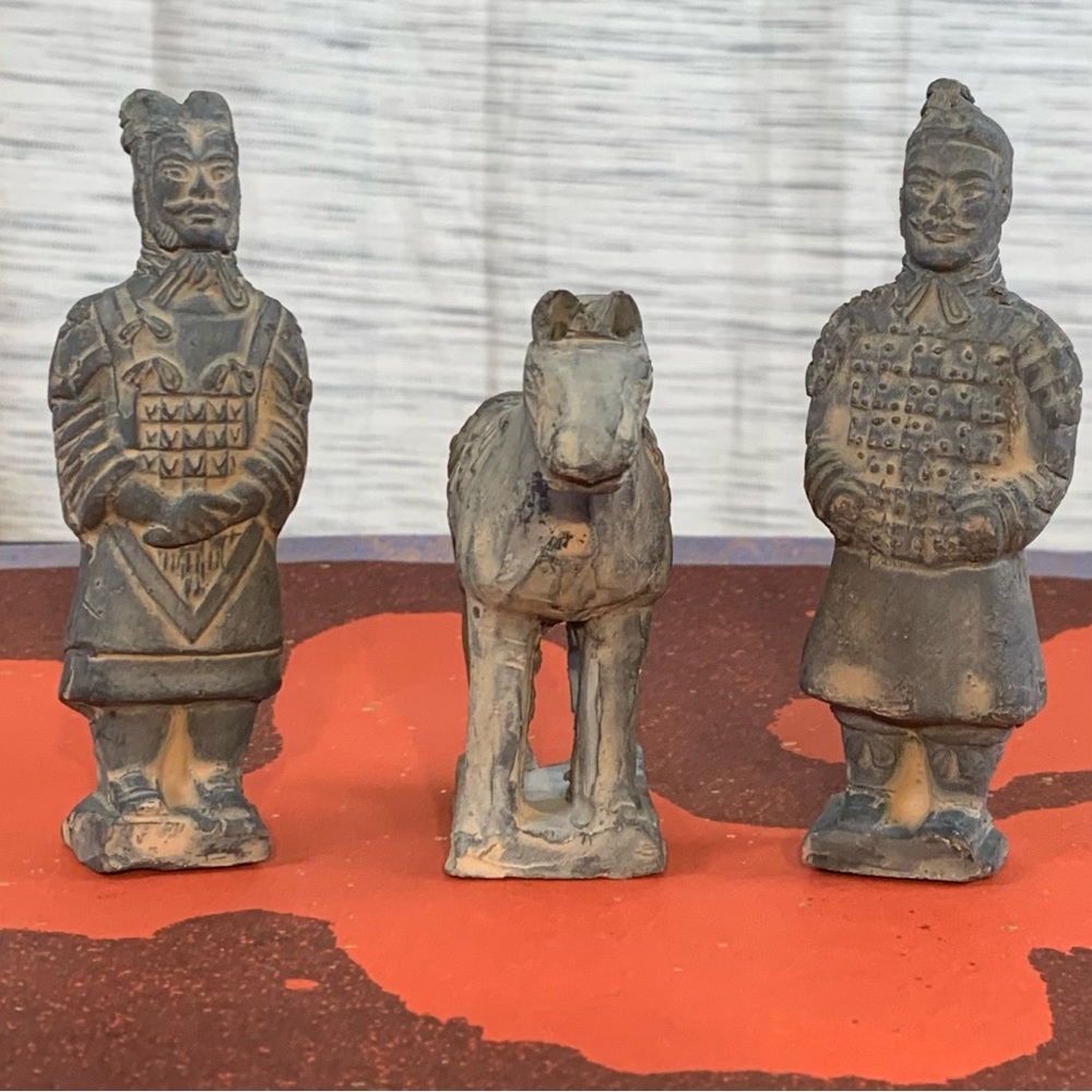 Set of 3 loose Chinese terracotta figurines.